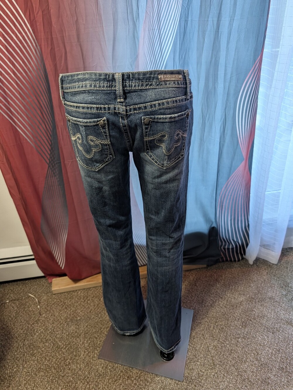 Express Rerock Woman's 6Rx32 With Embroidered Back Pockets